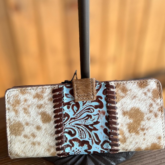🌻Myra Bag Cowhide Leather Embossed Concho Boho Wallet Check Card New Turquoise - Picture 4 of 6